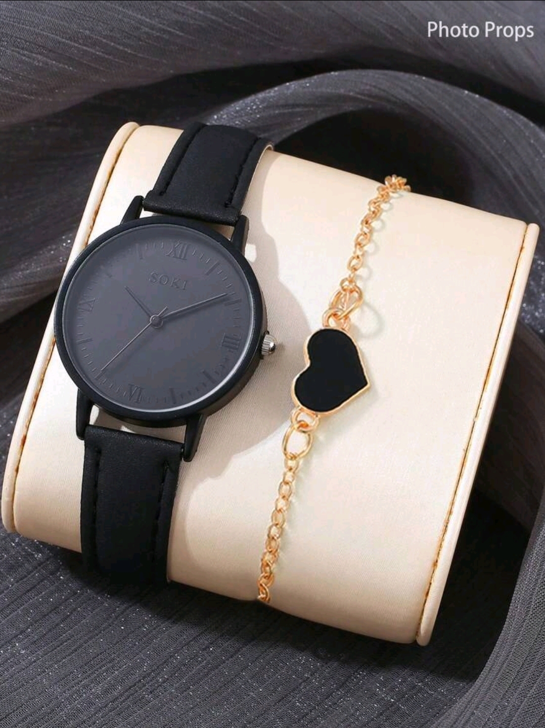 RELOJ NEGRO CORREA PU CON PULSERA AMARILLA DE DIJE CORAZON NEGRO R32